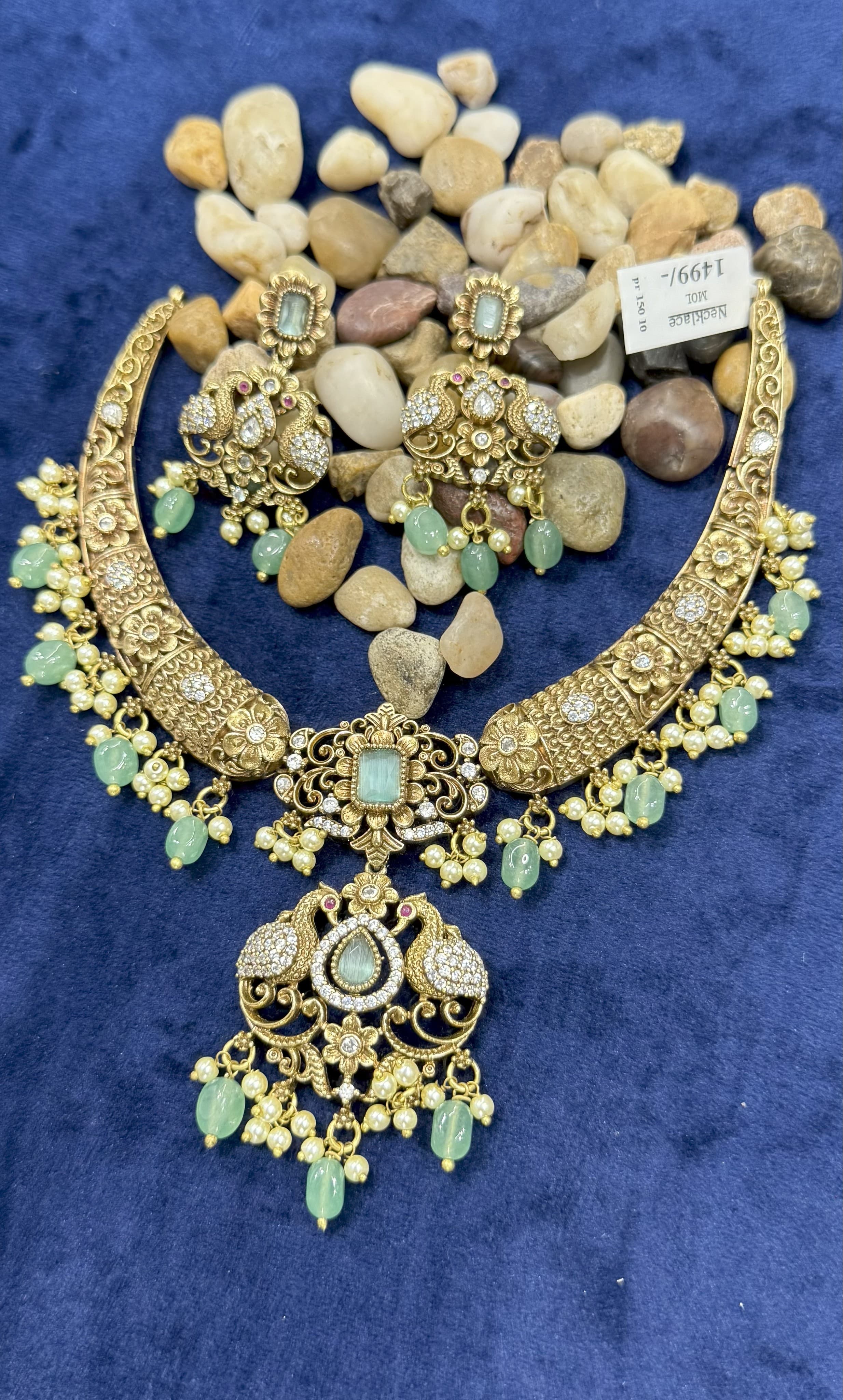 Victorian Neckset