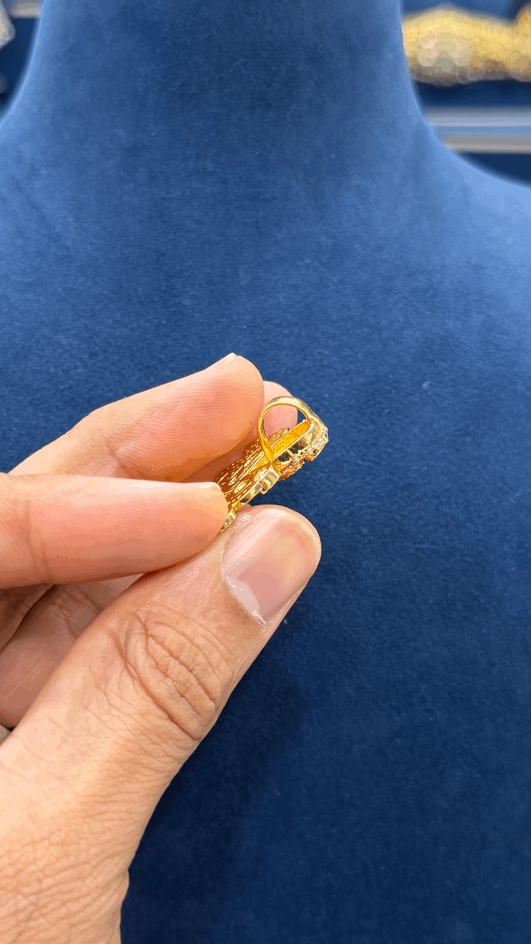 Simple Navaratna Locket