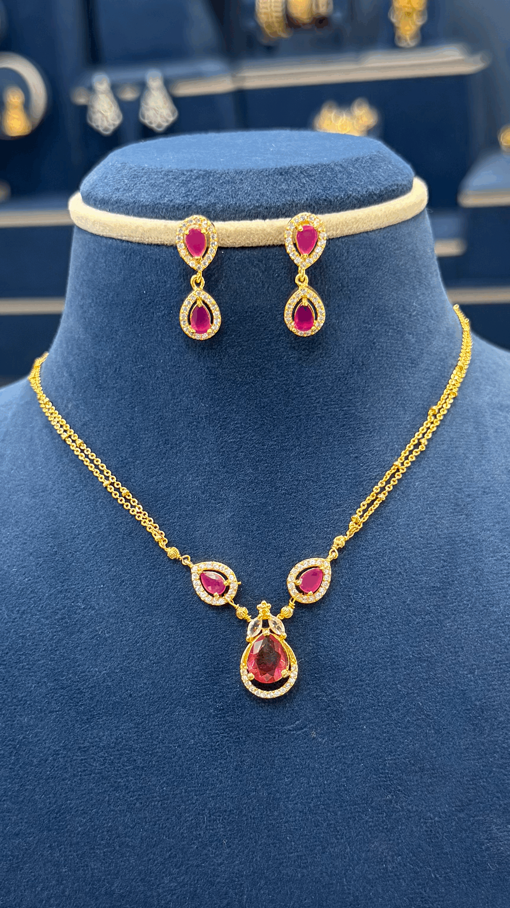 Simple Daily Wear Chain with Earings