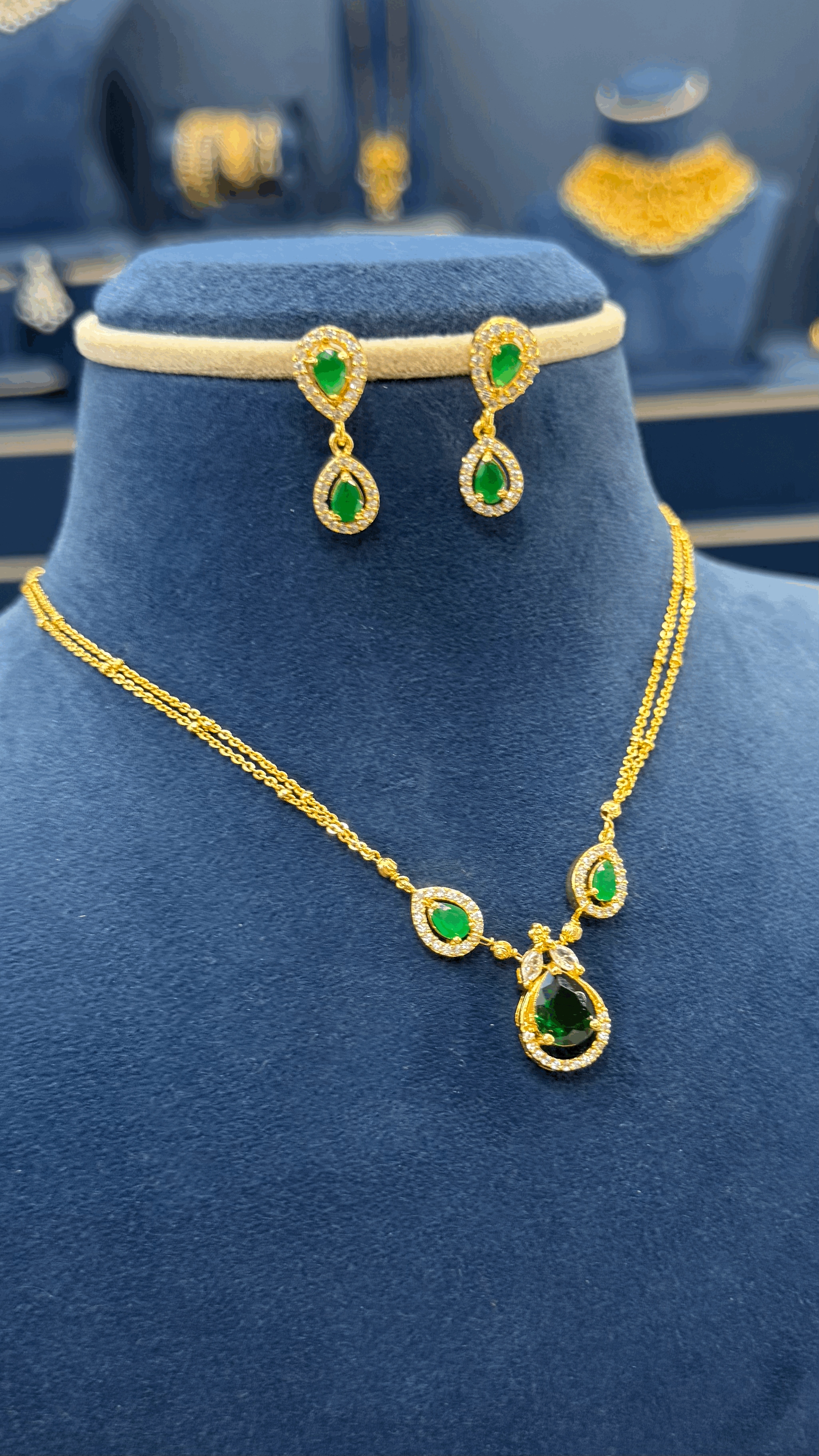 Simple Daily Wear Chain with Earings