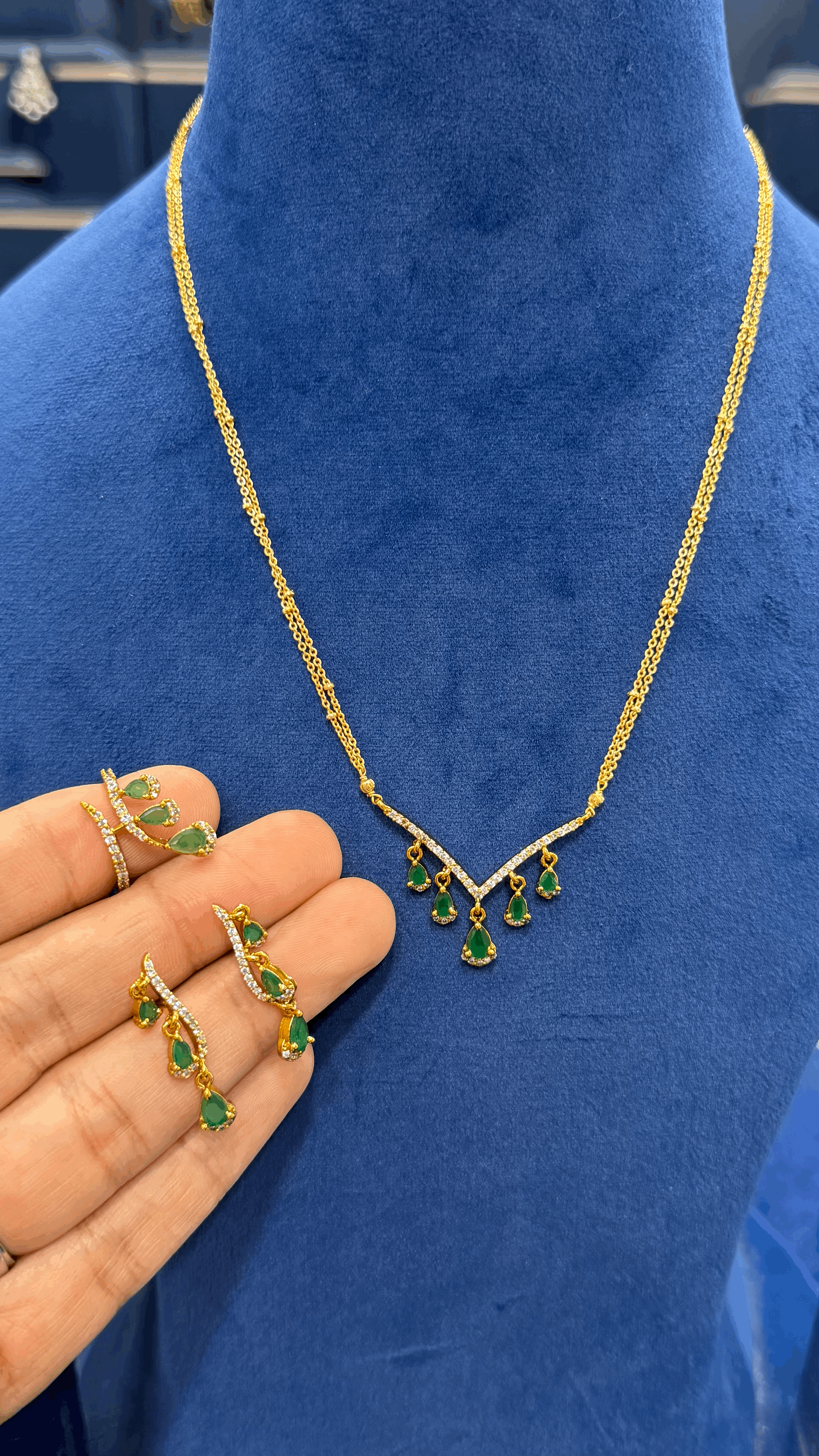 Chain Set with Finger Ring