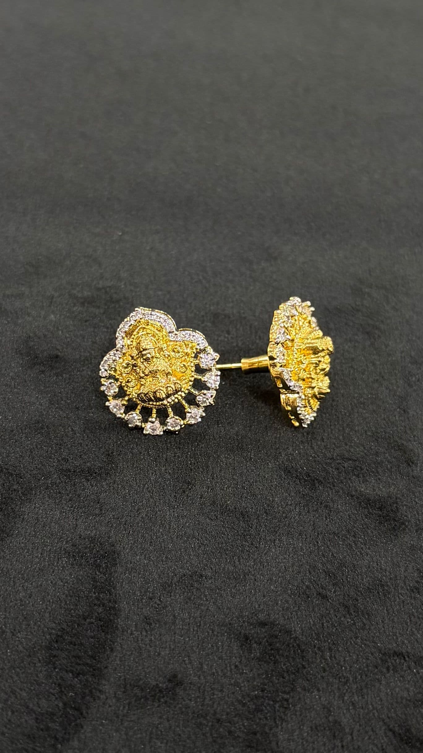 Lakshmi Studs Gj Polish (Each)