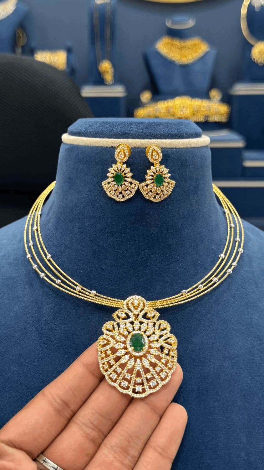 4 Lines Italian Hasli With Locket Set